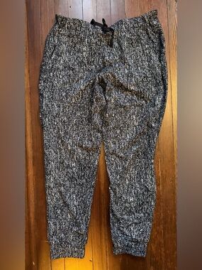 Lululemon joggers - 12